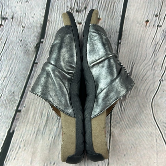 TAOS GIFT 2 Pewter Leather Thong Slip On Sandal - Picture 15 of 16